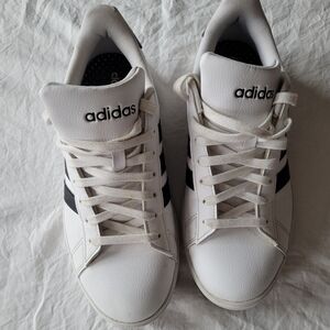 Adidas White and Black Classic Sneakers Size 8.5 Men